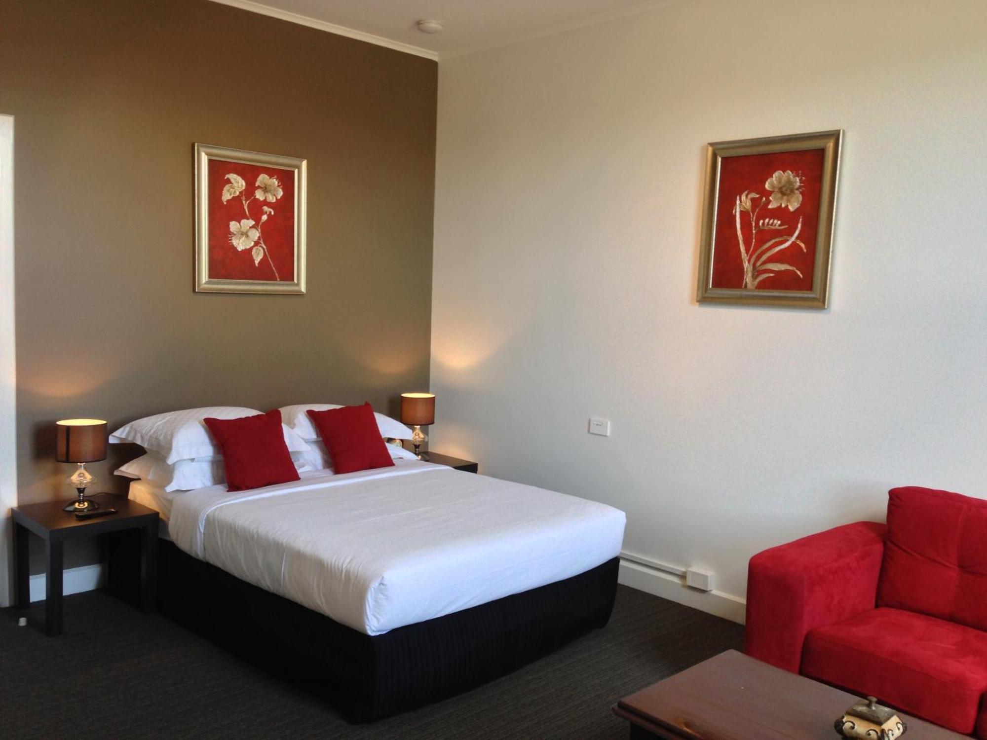 Centennial Inn On Bathurst Лонсестон Экстерьер фото